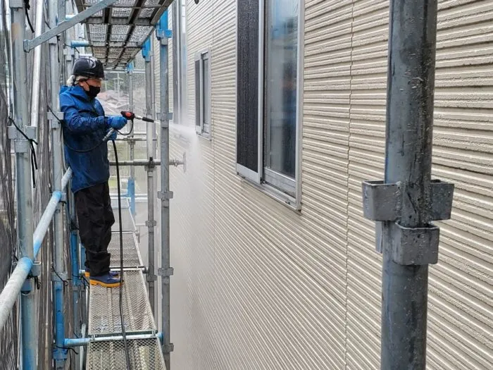 四日市市　住宅塗替え塗装　洗浄作業